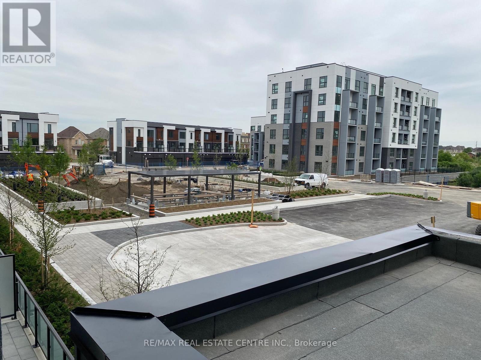 228 - 95 Dundas Street W, Oakville, Ontario  L6M 5N3 - Photo 13 - W12493410