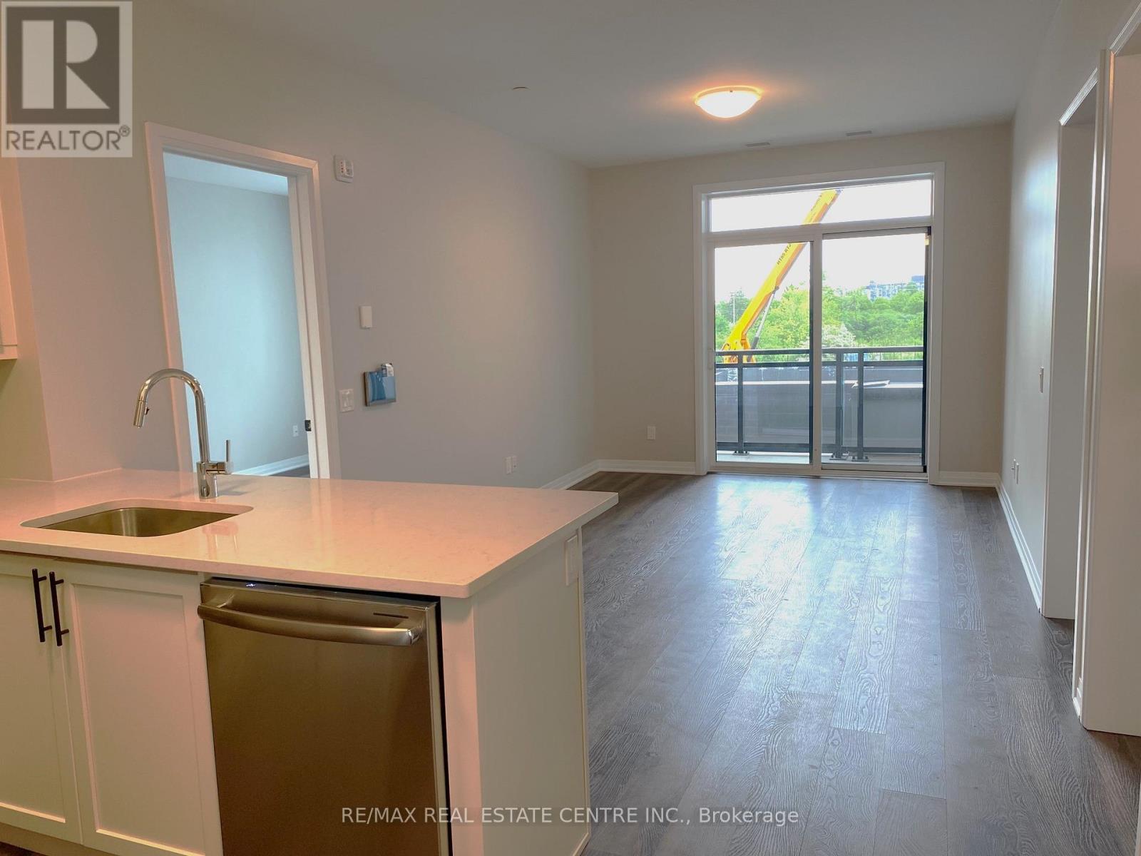 228 - 95 Dundas Street W, Oakville, Ontario  L6M 5N3 - Photo 3 - W12493410