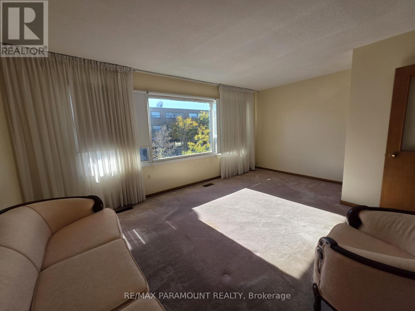 1674 St Clair Avenue W, Toronto, Ontario  M6N 1H8 - Photo 3 - W12493422