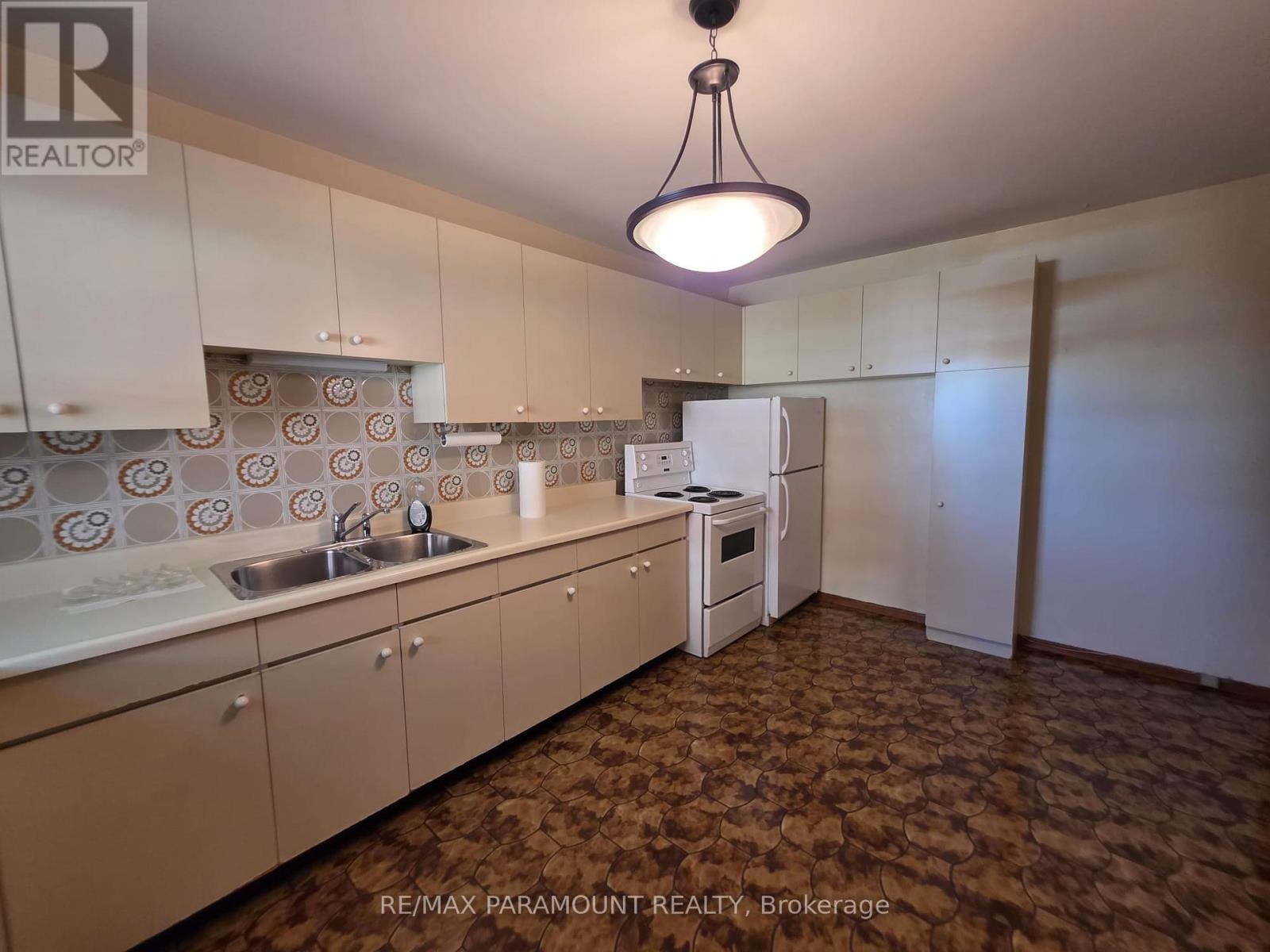 1674 St Clair Avenue W, Toronto, Ontario  M6N 1H8 - Photo 5 - W12493422