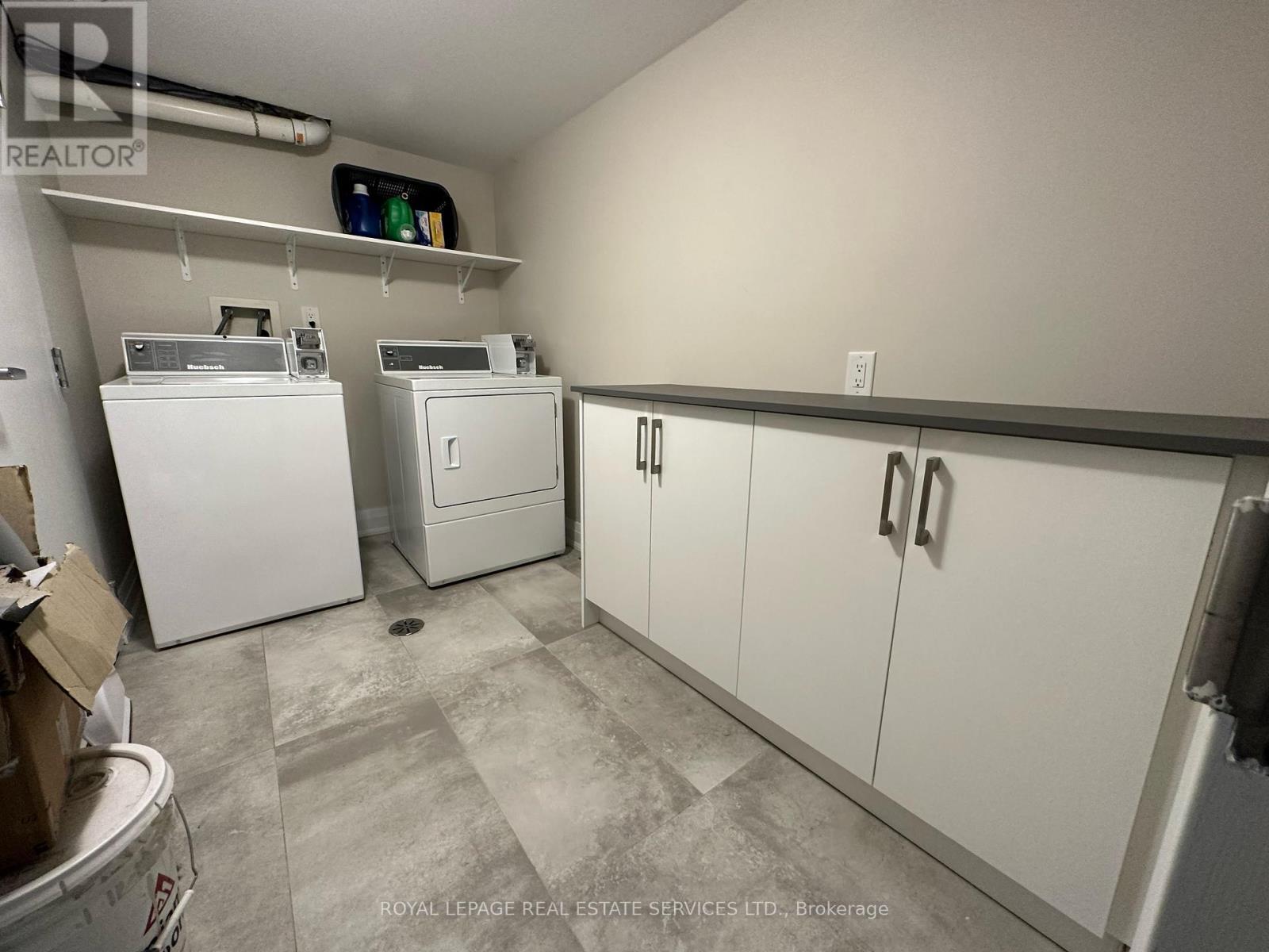 Upper - 256 Annette Street, Toronto, Ontario  M6P 1R1 - Photo 18 - W12493430