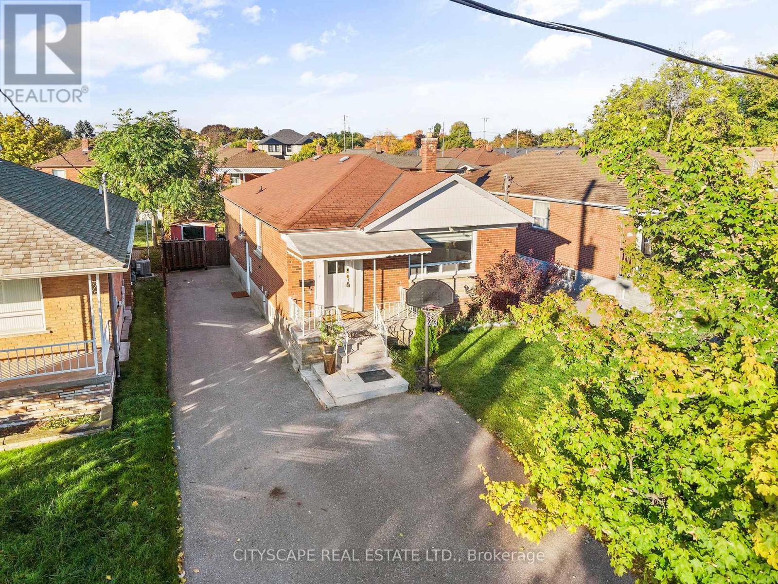 53 WARNICA AVENUE, Toronto, Ontario