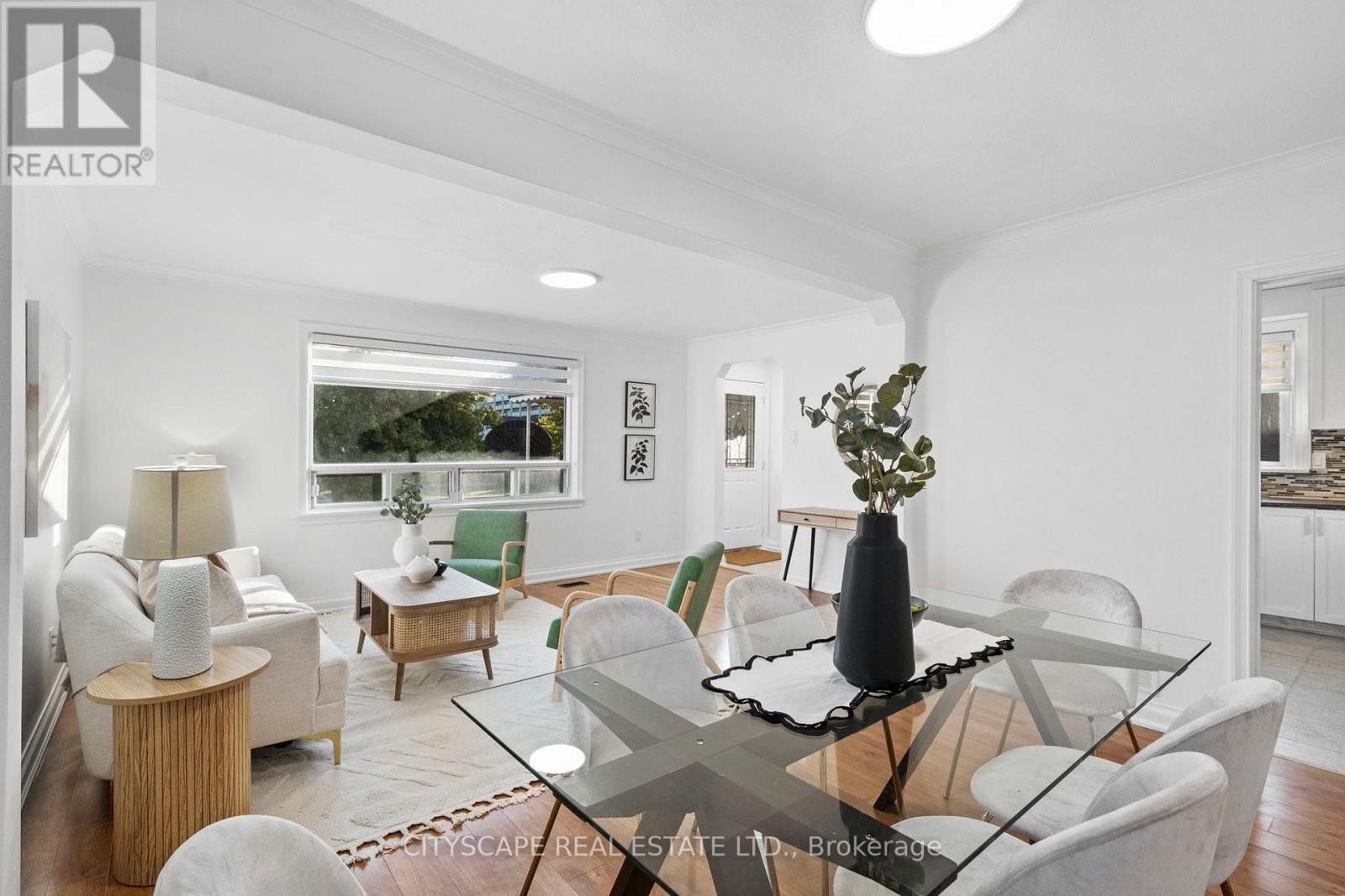 53 Warnica Avenue, Toronto, Ontario  M8Z 1Z6 - Photo 10 - W12493544