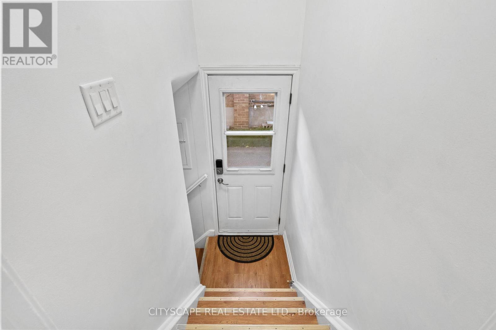 53 Warnica Avenue, Toronto, Ontario  M8Z 1Z6 - Photo 17 - W12493544