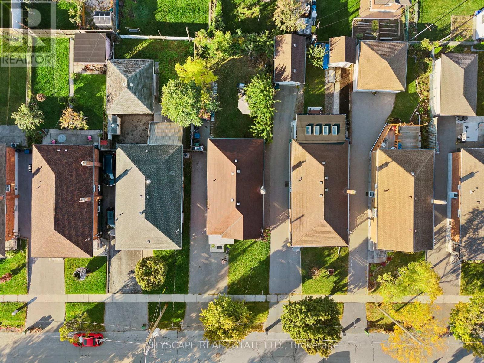 53 Warnica Avenue, Toronto, Ontario  M8Z 1Z6 - Photo 2 - W12493544