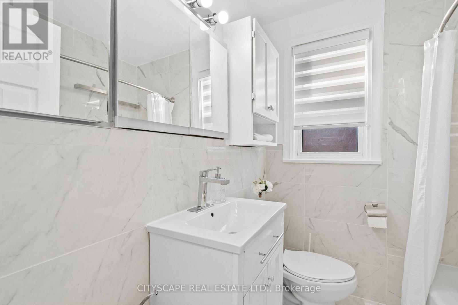 53 Warnica Avenue, Toronto, Ontario  M8Z 1Z6 - Photo 20 - W12493544