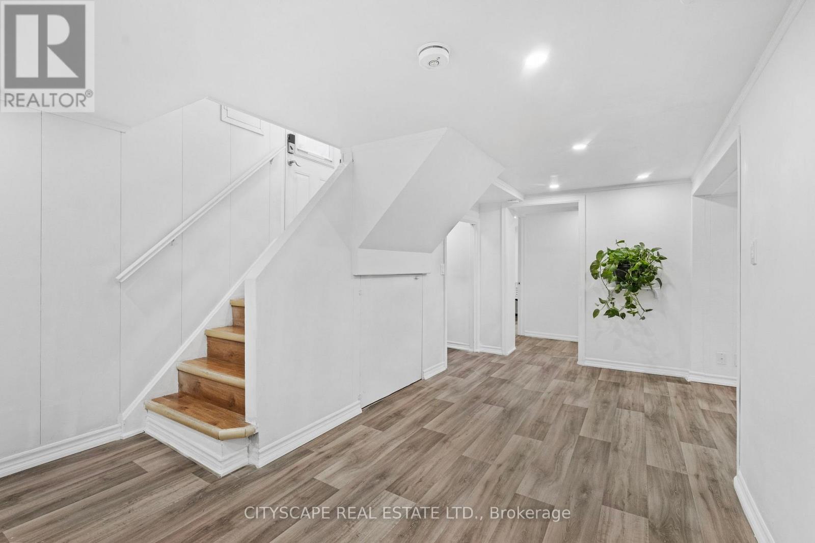 53 Warnica Avenue, Toronto, Ontario  M8Z 1Z6 - Photo 28 - W12493544