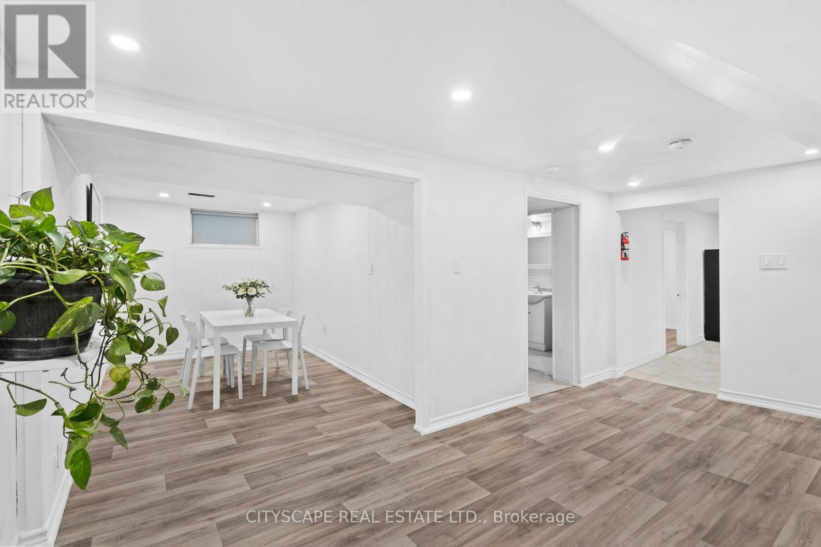 53 Warnica Avenue, Toronto, Ontario  M8Z 1Z6 - Photo 31 - W12493544