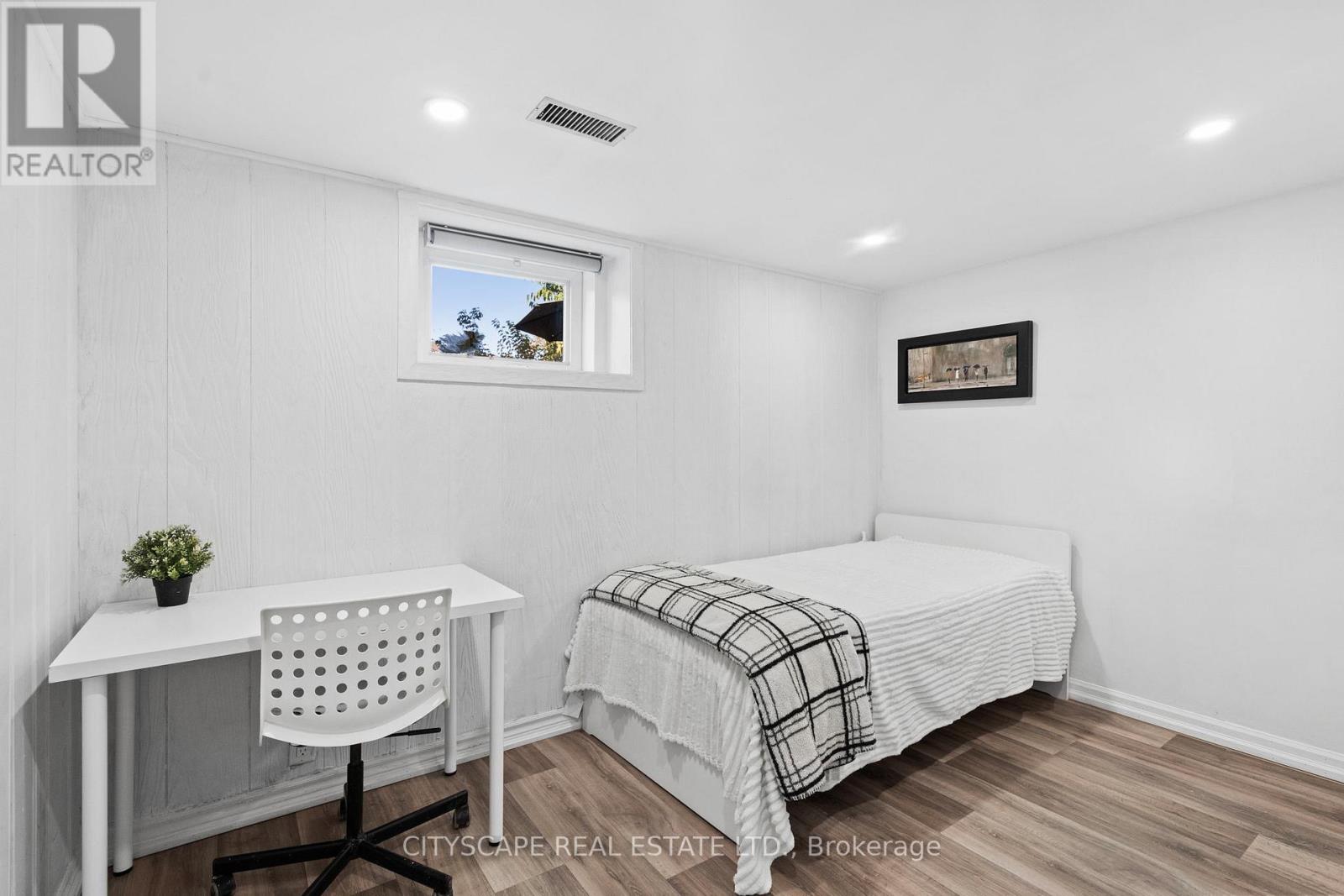 53 Warnica Avenue, Toronto, Ontario  M8Z 1Z6 - Photo 34 - W12493544