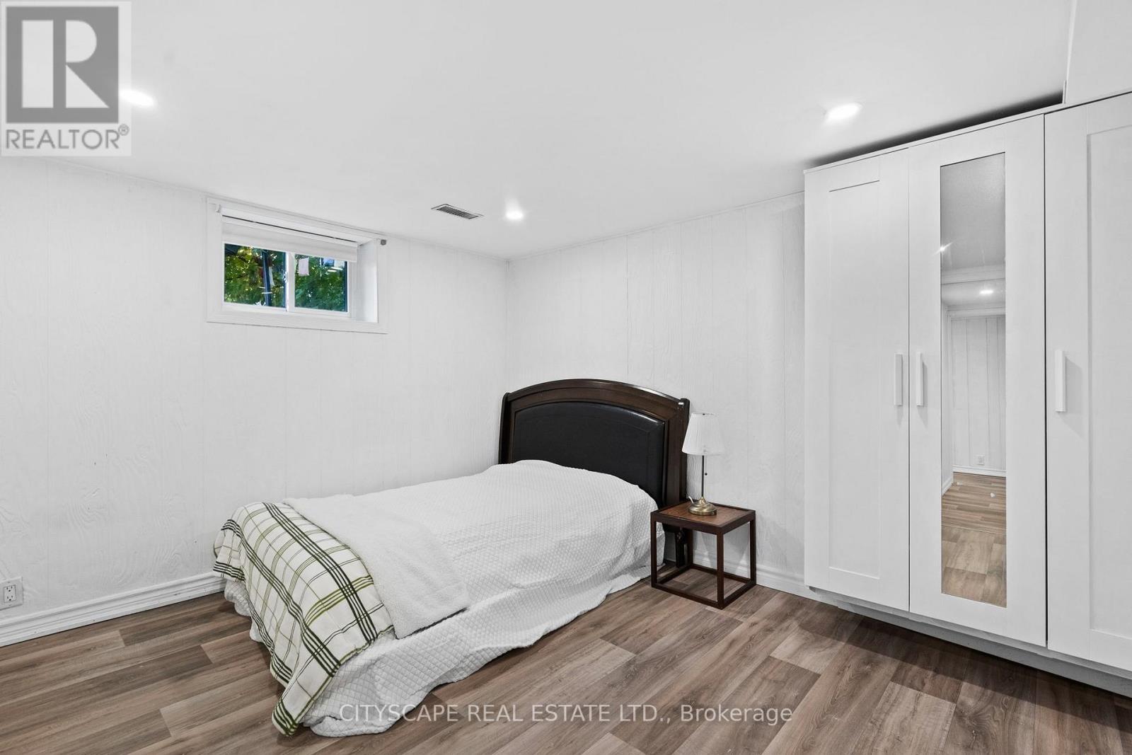 53 Warnica Avenue, Toronto, Ontario  M8Z 1Z6 - Photo 36 - W12493544