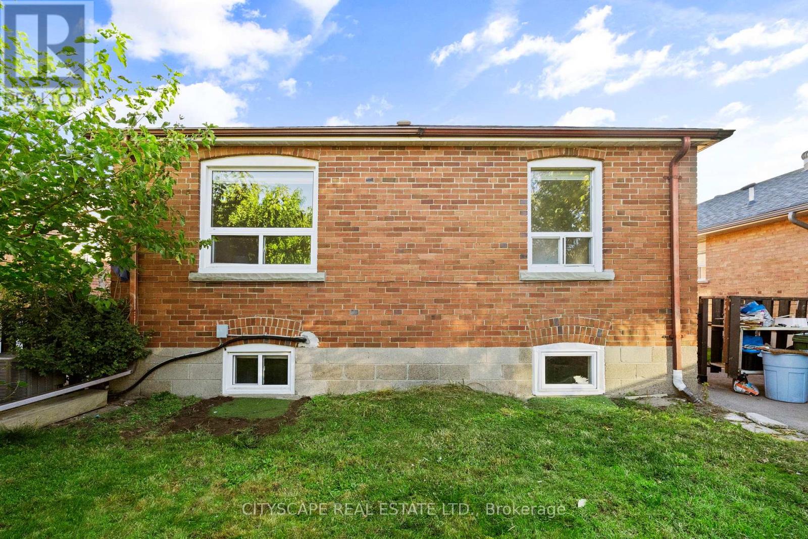 53 Warnica Avenue, Toronto, Ontario  M8Z 1Z6 - Photo 46 - W12493544