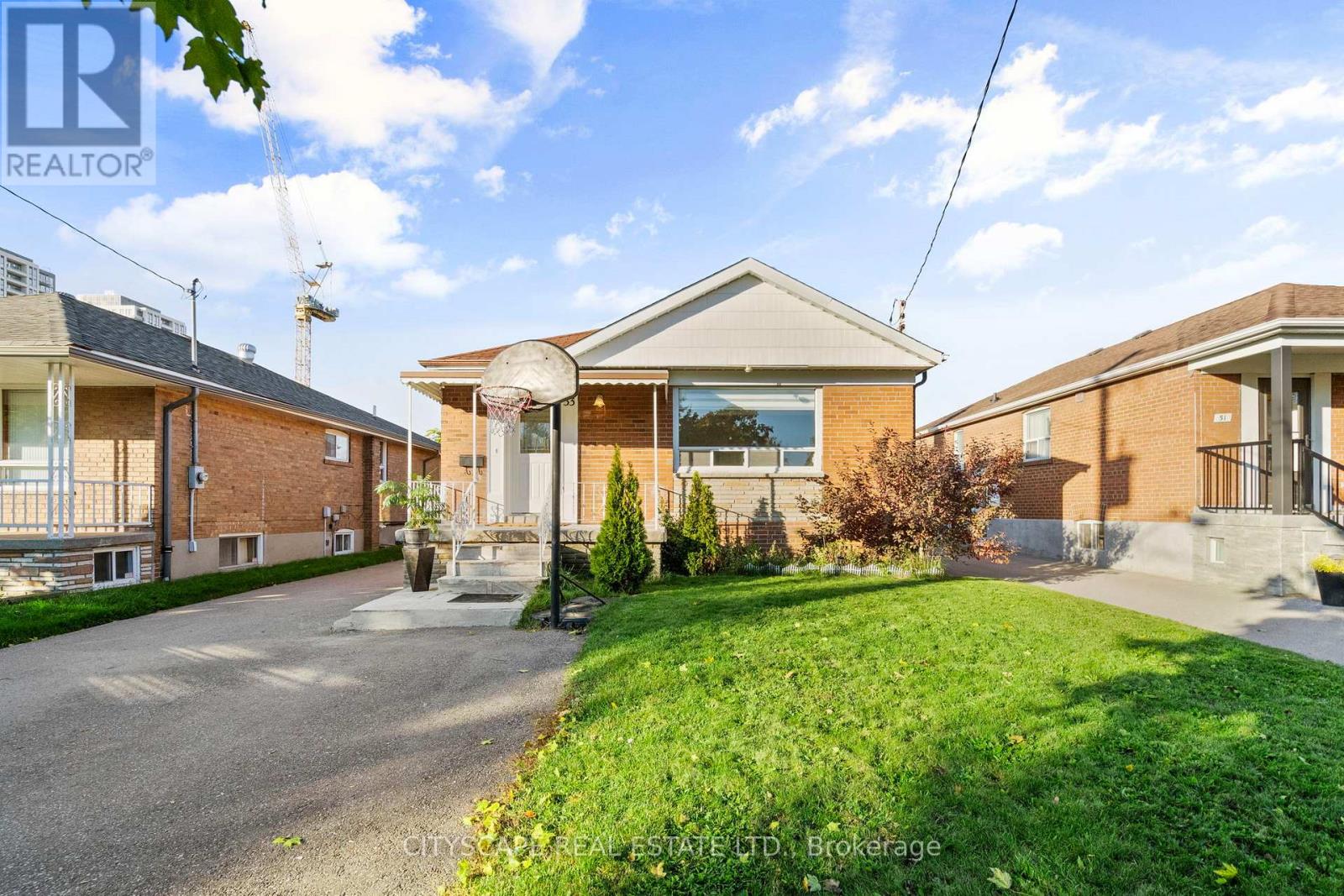 53 Warnica Avenue, Toronto, Ontario  M8Z 1Z6 - Photo 49 - W12493544