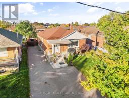 53 WARNICA AVENUE, Toronto, Ontario