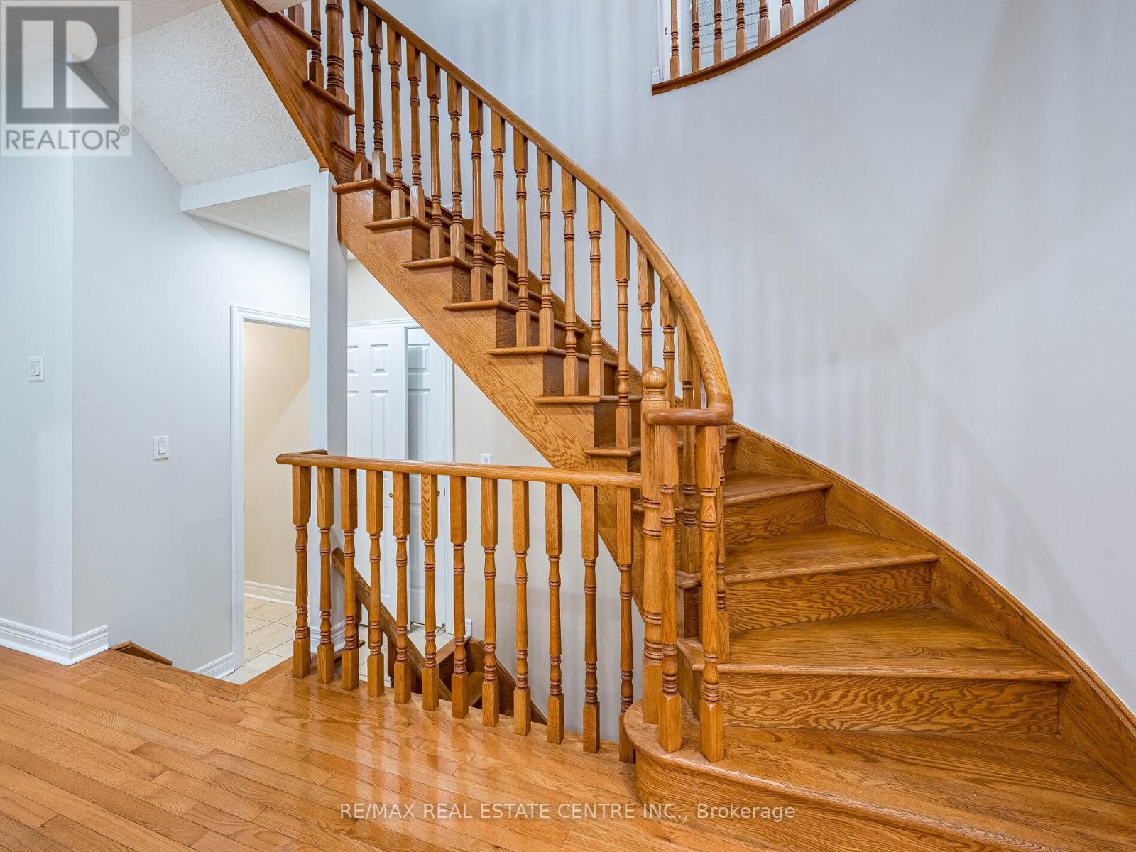 1581 Portsmouth Place, Mississauga, Ontario  L5M 7W2 - Photo 17 - W12493568