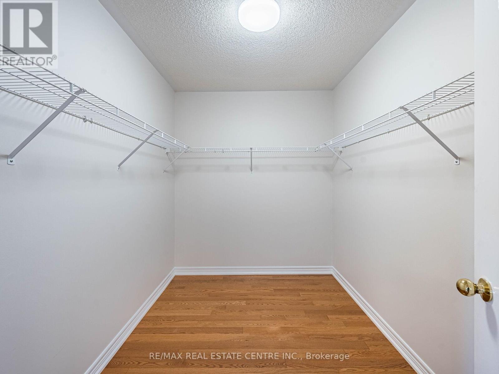 1581 Portsmouth Place, Mississauga, Ontario  L5M 7W2 - Photo 21 - W12493568