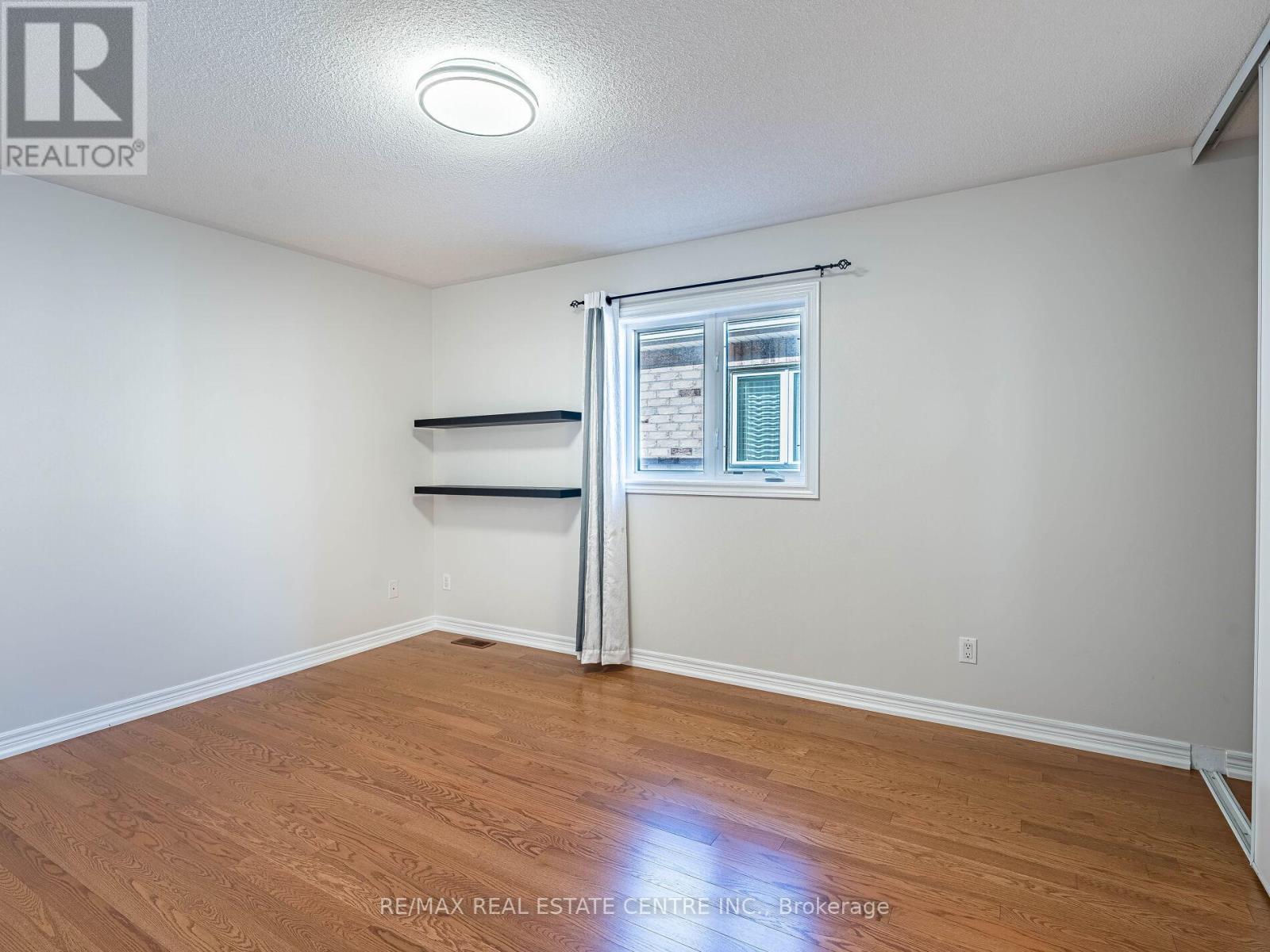 1581 Portsmouth Place, Mississauga, Ontario  L5M 7W2 - Photo 23 - W12493568