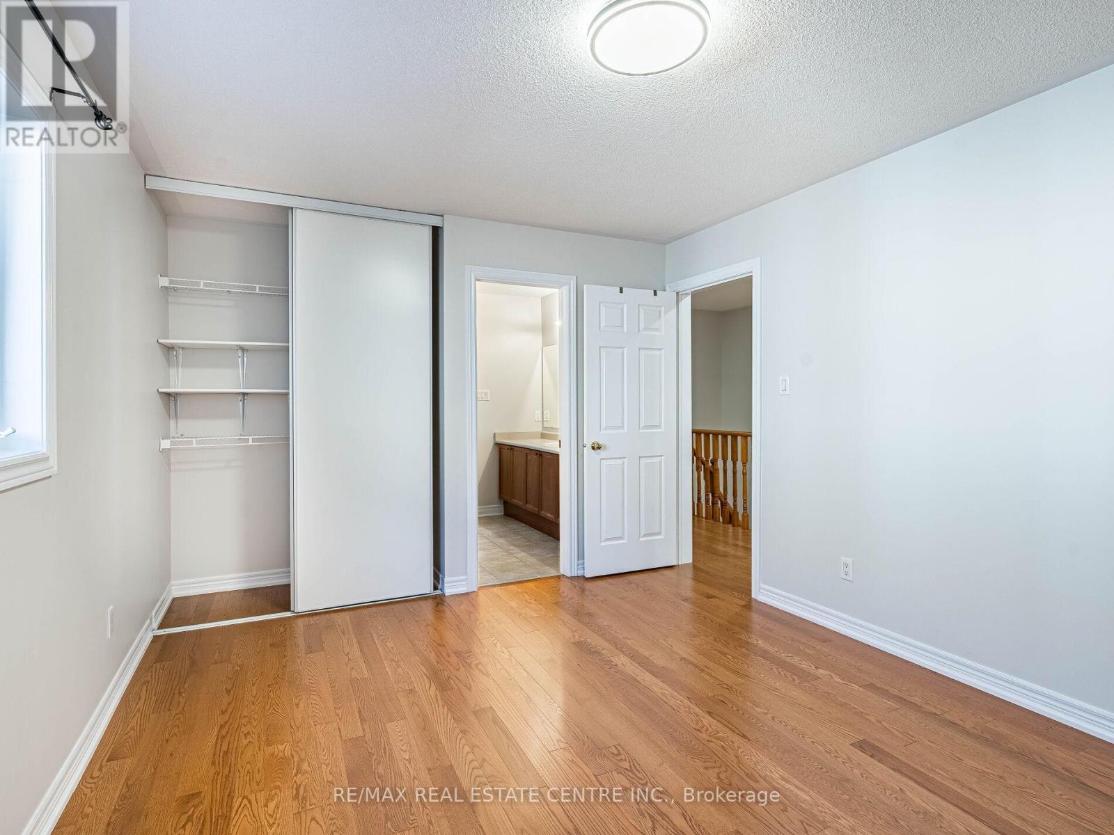 1581 Portsmouth Place, Mississauga, Ontario  L5M 7W2 - Photo 24 - W12493568