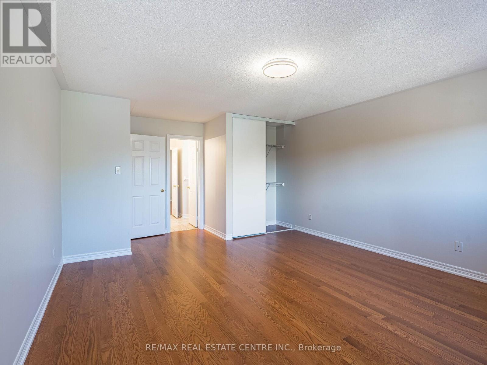 1581 Portsmouth Place, Mississauga, Ontario  L5M 7W2 - Photo 26 - W12493568