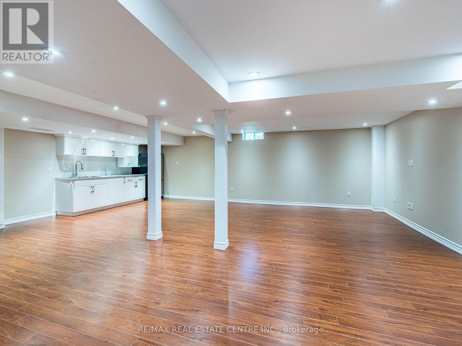 1581 Portsmouth Place, Mississauga, Ontario  L5M 7W2 - Photo 32 - W12493568