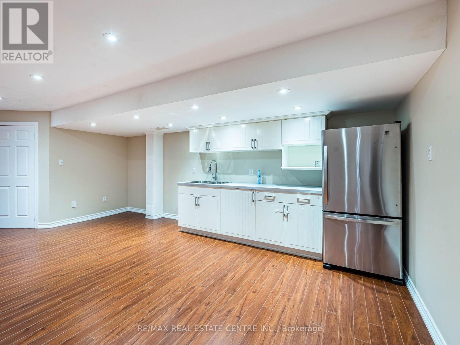 1581 Portsmouth Place, Mississauga, Ontario  L5M 7W2 - Photo 34 - W12493568