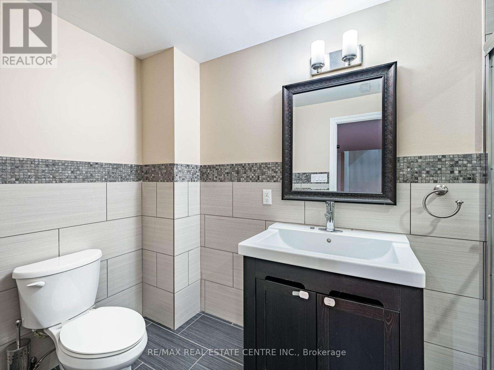 1581 Portsmouth Place, Mississauga, Ontario  L5M 7W2 - Photo 37 - W12493568