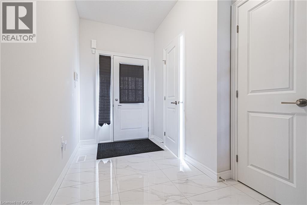 21 Zoe Lane, Binbrook, Ontario  L0R 1C0 - Photo 4 - 40784260