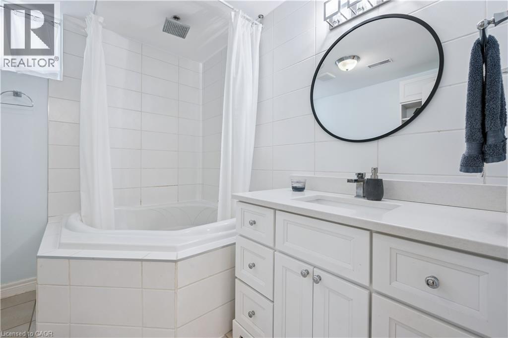 867 Creekside Drive, Waterloo, Ontario  N2V 2S7 - Photo 34 - 40767169