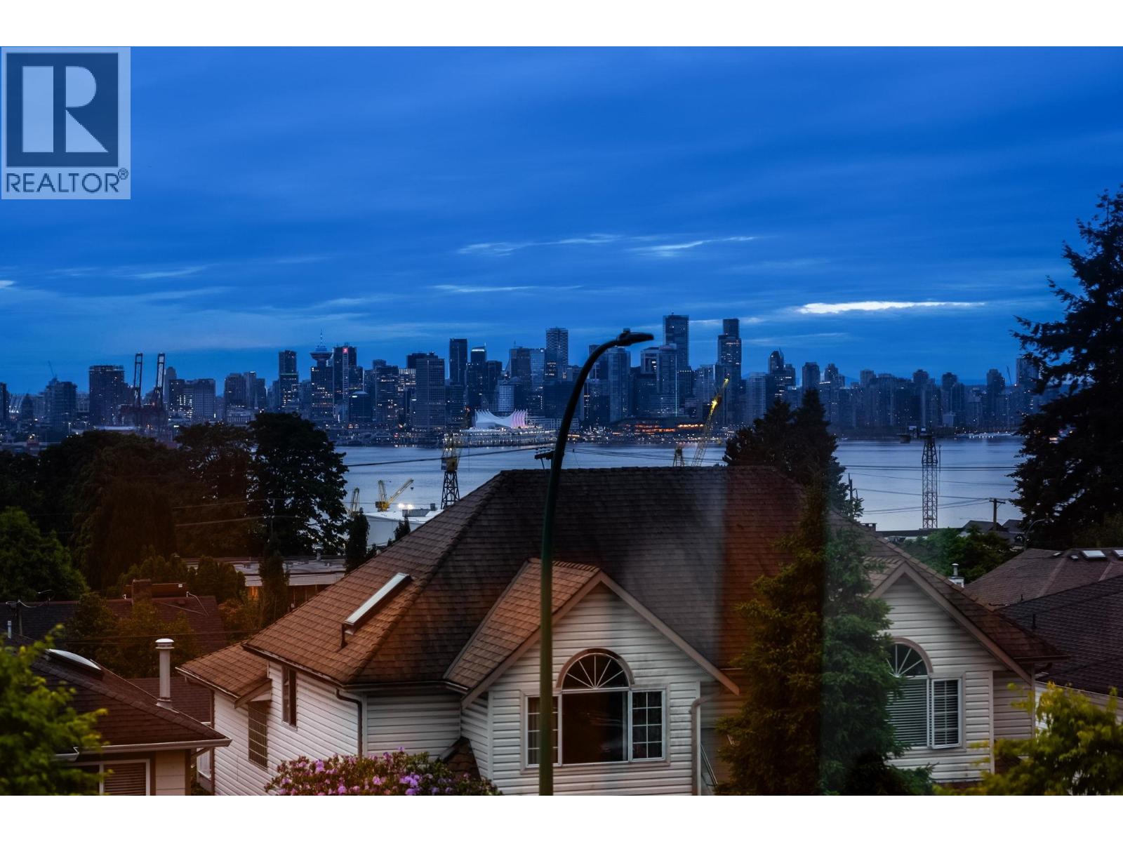 346 E 5th Street, North Vancouver, British Columbia  V7L 1L9 - Photo 37 - R3063436