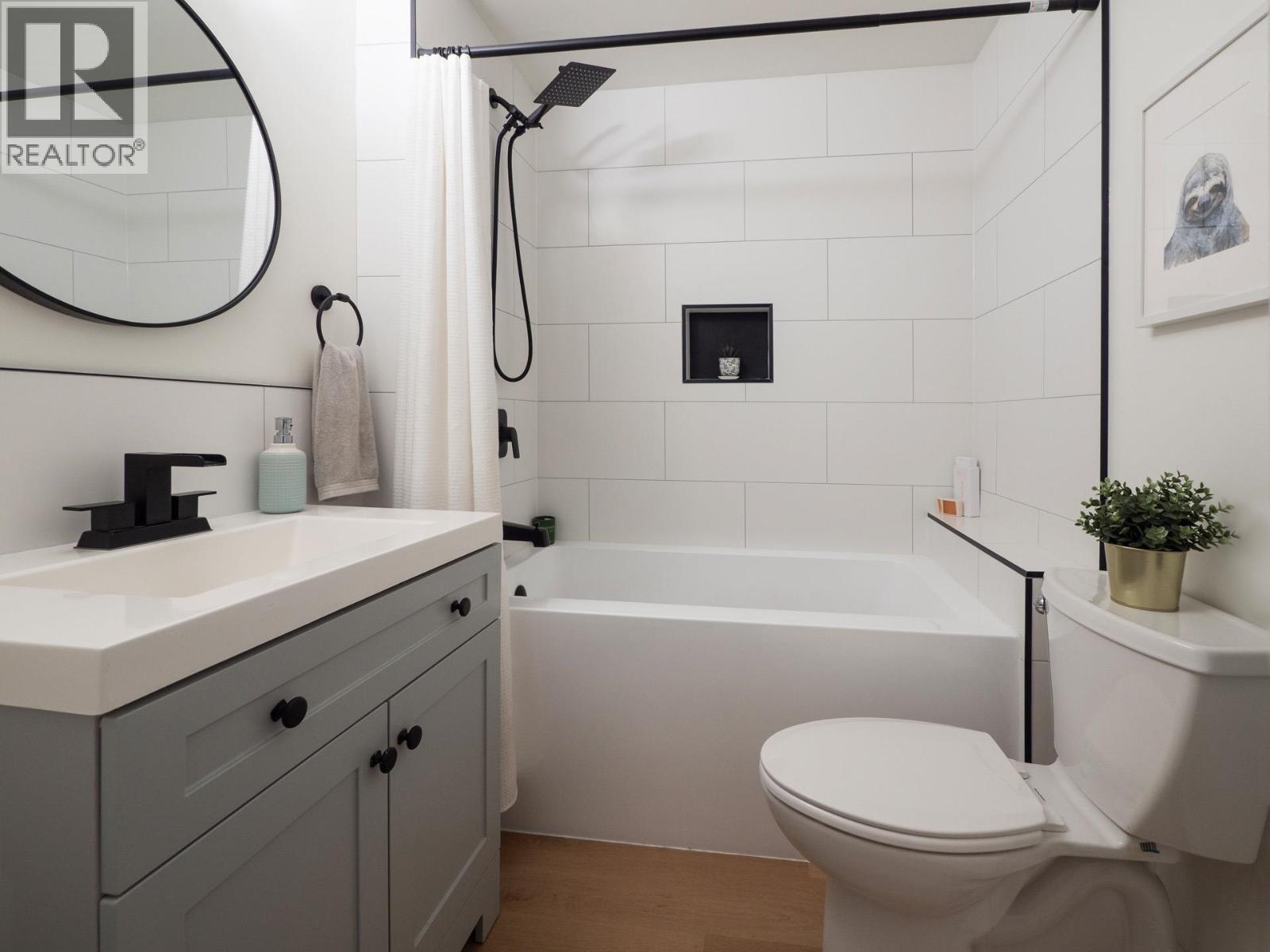 617 Gower Point Road, Gibsons, British Columbia  V0N 1V8 - Photo 11 - R3055180