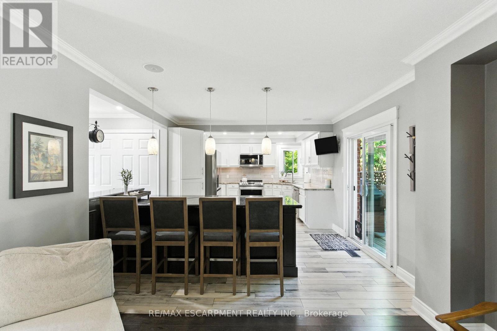 36 Pinecreek Road, Hamilton, Ontario  L8B 0H1 - Photo 10 - X12493416