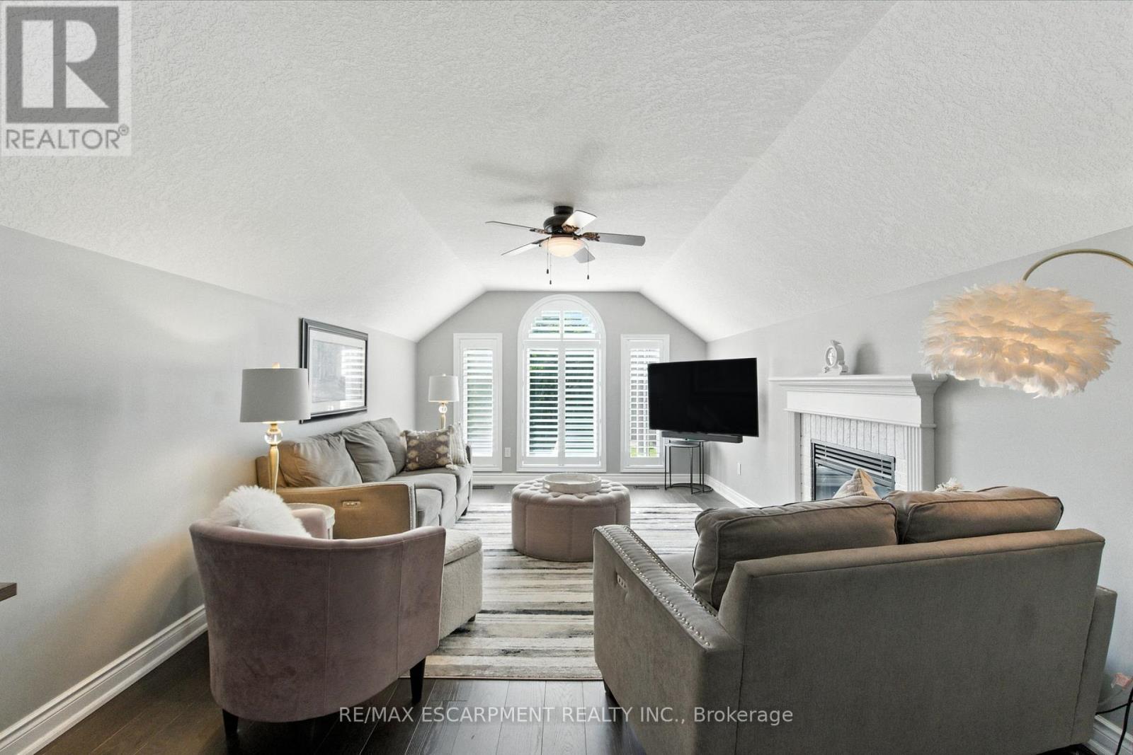 36 Pinecreek Road, Hamilton, Ontario  L8B 0H1 - Photo 22 - X12493416