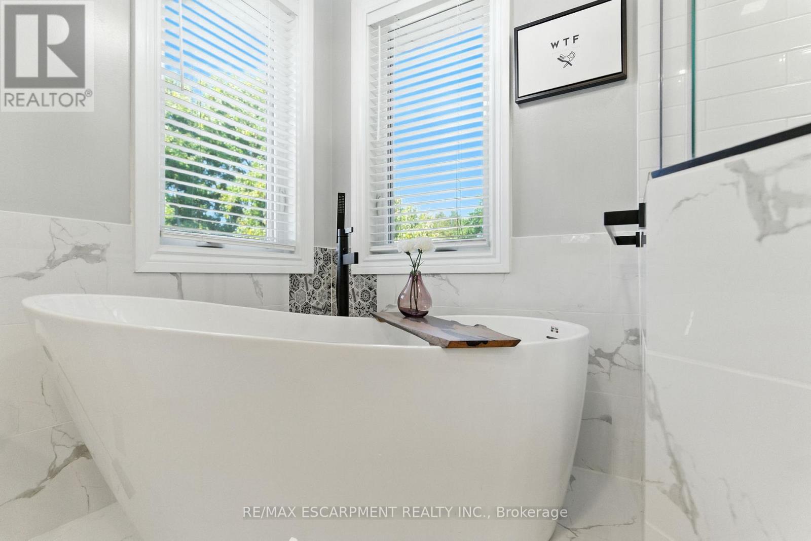 36 Pinecreek Road, Hamilton, Ontario  L8B 0H1 - Photo 34 - X12493416