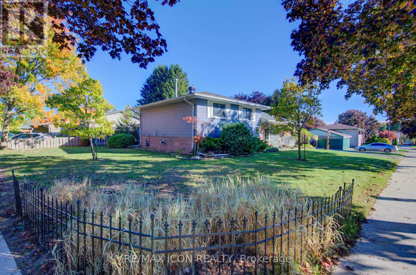 55 Gracefield Crescent, Kitchener, Ontario  N2E 1R8 - Photo 36 - X12493460