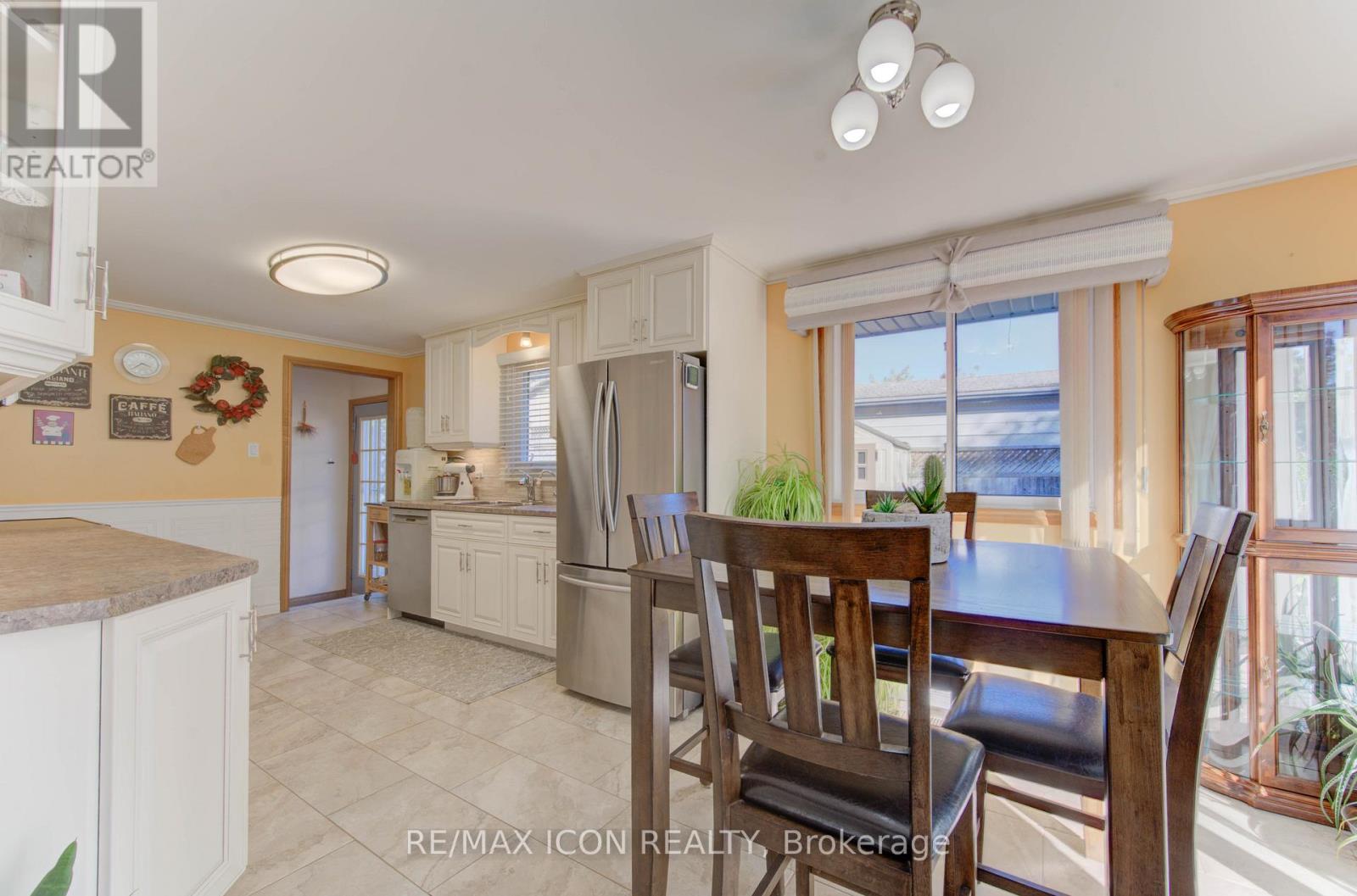 55 Gracefield Crescent, Kitchener, Ontario  N2E 1R8 - Photo 8 - X12493460