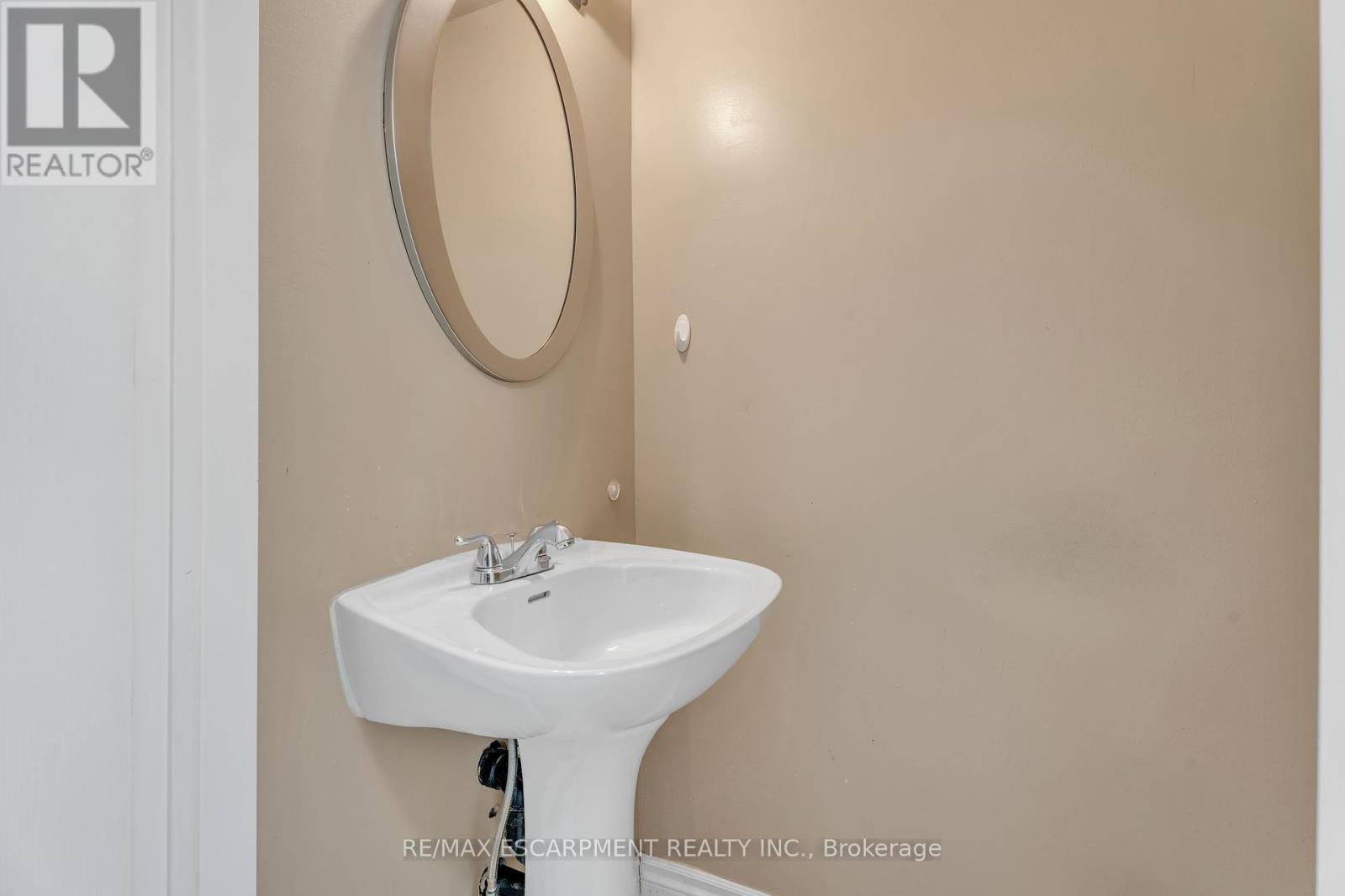 3 - 1025 Upper Gage Avenue, Hamilton, Ontario  L8V 4L2 - Photo 23 - X12493464