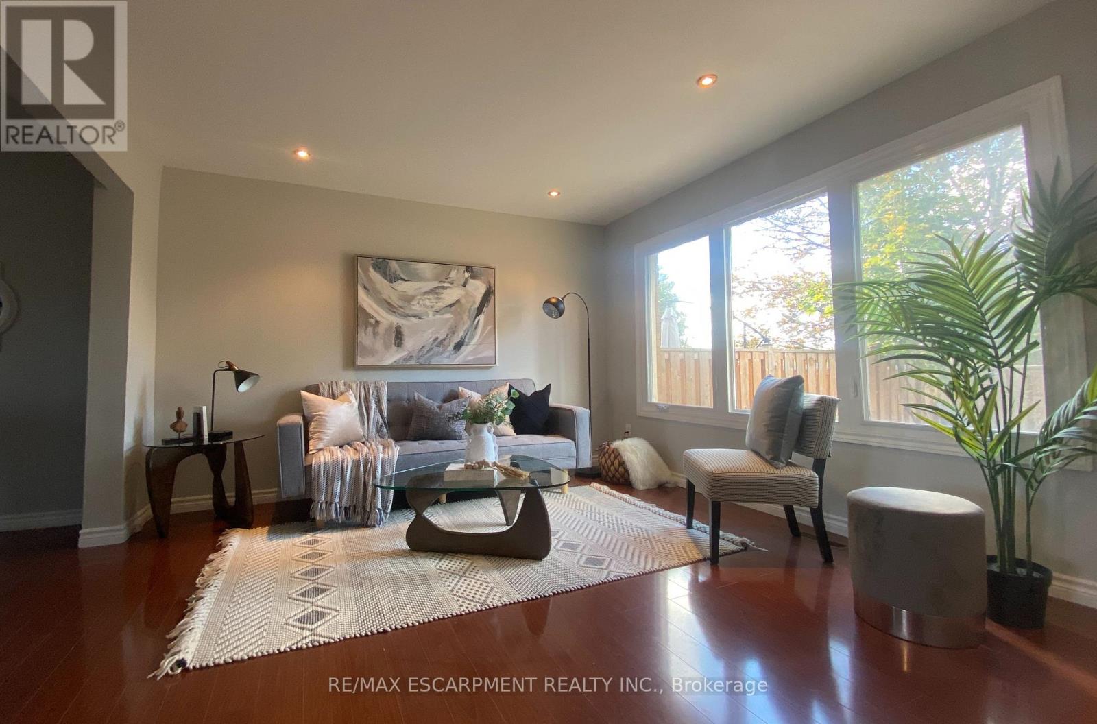 3 - 1025 Upper Gage Avenue, Hamilton, Ontario  L8V 4L2 - Photo 4 - X12493464