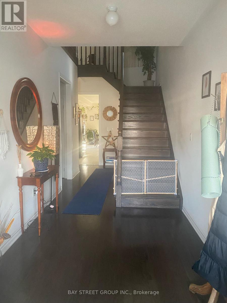 27 Palace Street, Thorold, Ontario  L2V 0J7 - Photo 3 - X12493510