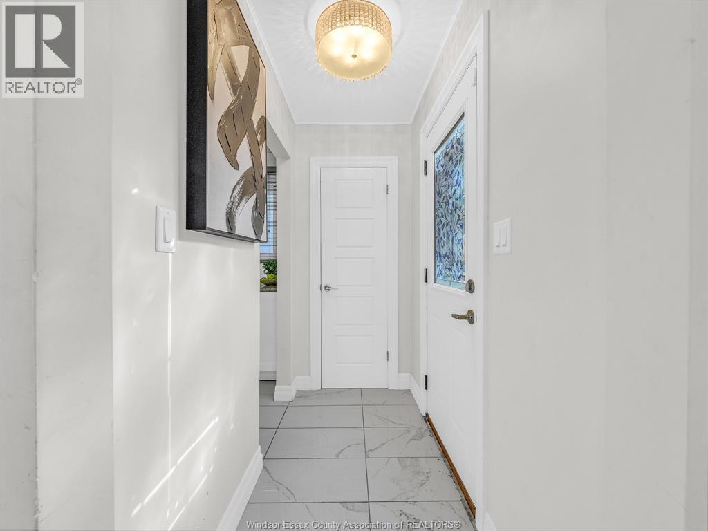 338 Carling Crescent, Windsor, Ontario  N8S 3X8 - Photo 4 - 25027559