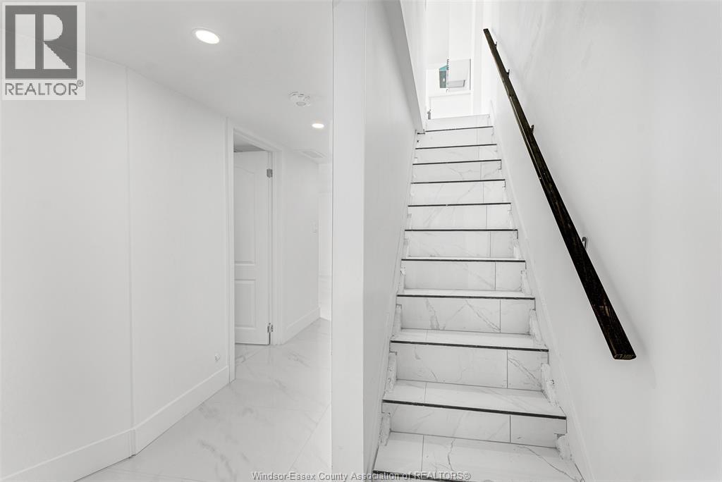 407 Hall Unit# A, Windsor, Ontario  N9A 2L7 - Photo 8 - 25027626