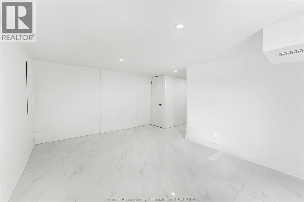 407 Hall Unit# A, Windsor, Ontario  N9A 2L7 - Photo 9 - 25027626