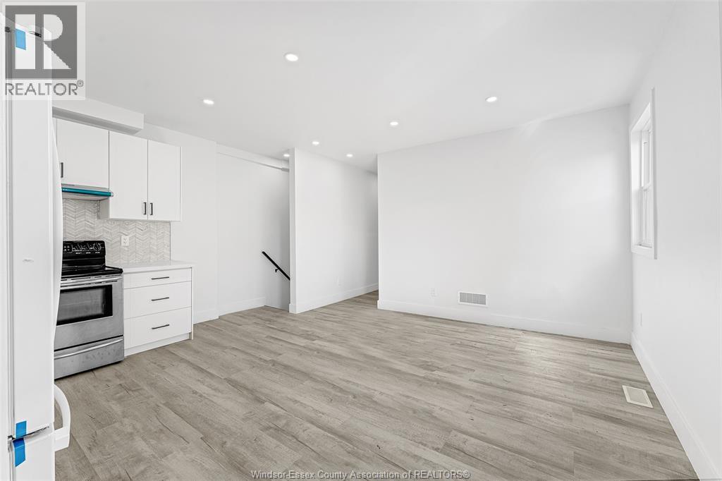 407 Hall Unit# A, Windsor, Ontario  N9A 2L7 - Photo 4 - 25027626