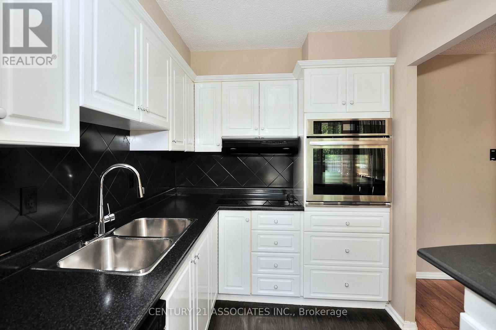 312 - 10 Sunrise Avenue, Toronto, Ontario M4A 2R1 - Photo 18 - C12417535