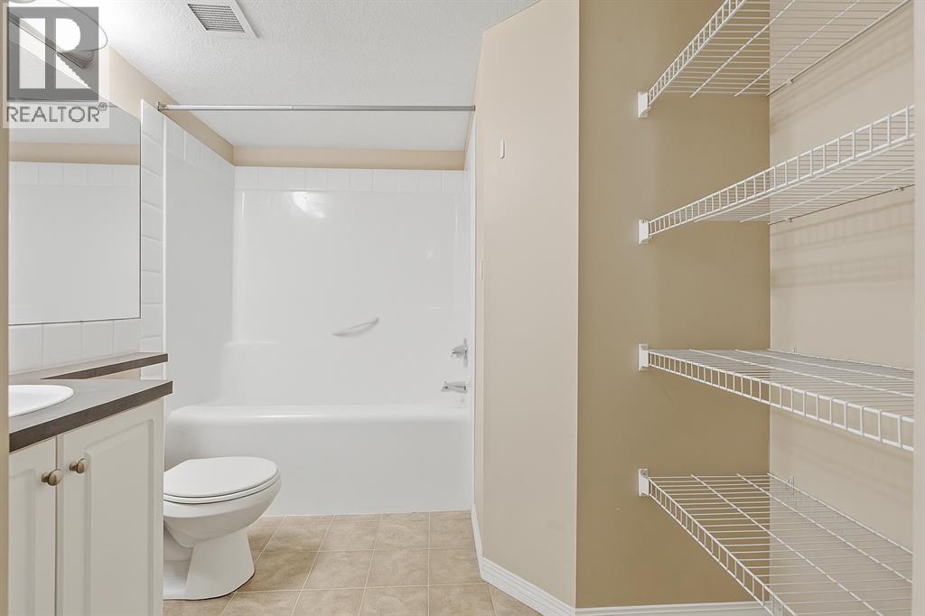 203, 2000 Applevillage Court Se, Calgary, Alberta  T2A 7Z4 - Photo 10 - A2265953