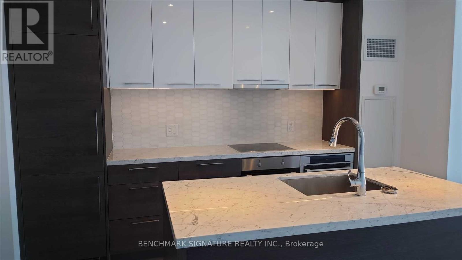 2805 - 488 University Avenue, Toronto, Ontario  M5G 0C1 - Photo 5 - C12493592