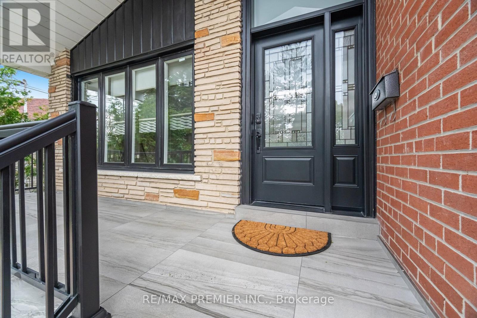 173 Torresdale Avenue, Toronto, Ontario  M2R 3E3 - Photo 4 - C12493618