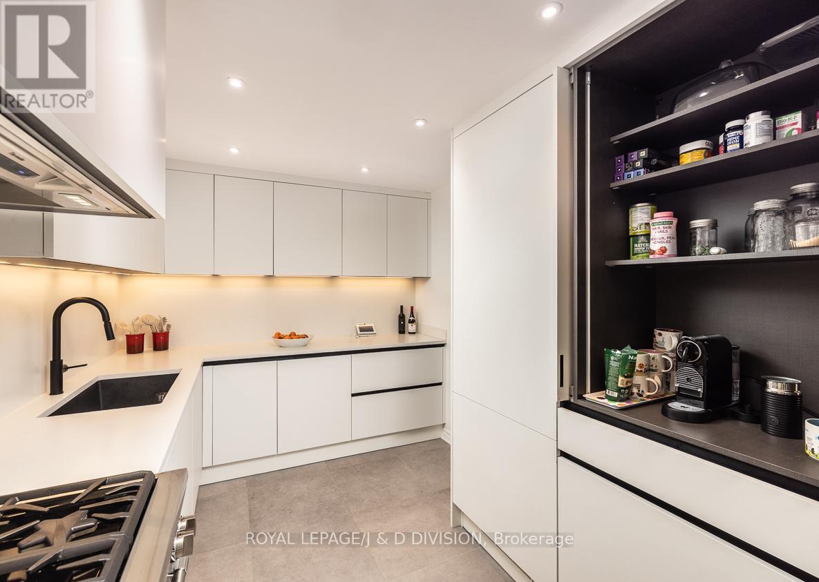 28 Alcorn Avenue, Toronto, Ontario  M4V 1E4 - Photo 11 - C12493632