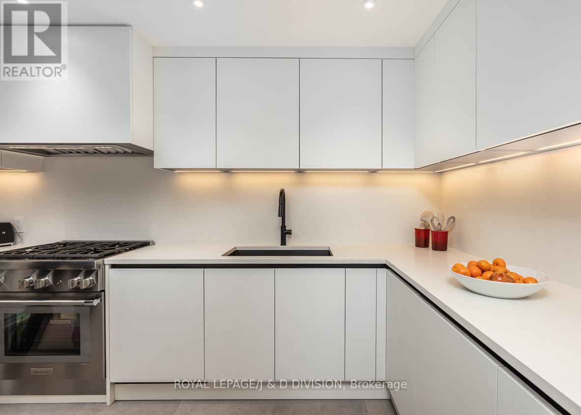 28 Alcorn Avenue, Toronto, Ontario  M4V 1E4 - Photo 8 - C12493632