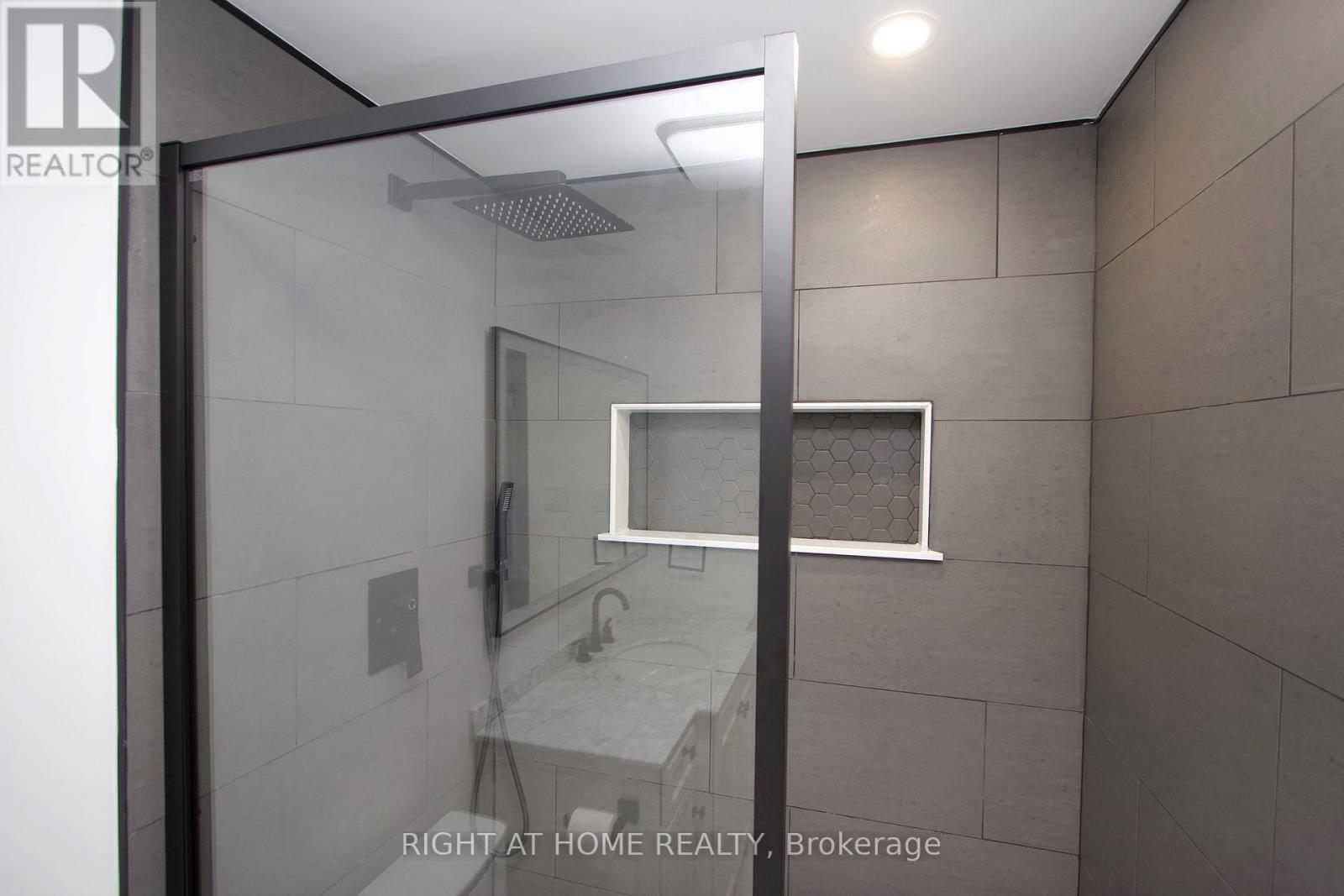 6 Humphrey Drive, Ajax, Ontario  L1S 4X8 - Photo 38 - E12493630