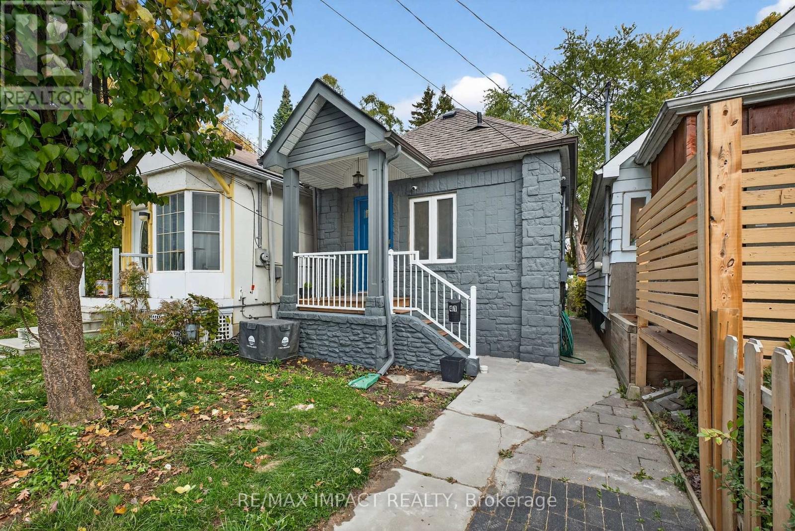 41 Mcdonald Avenue, Toronto, Ontario  M1L 3Y7 - Photo 2 - E12493652