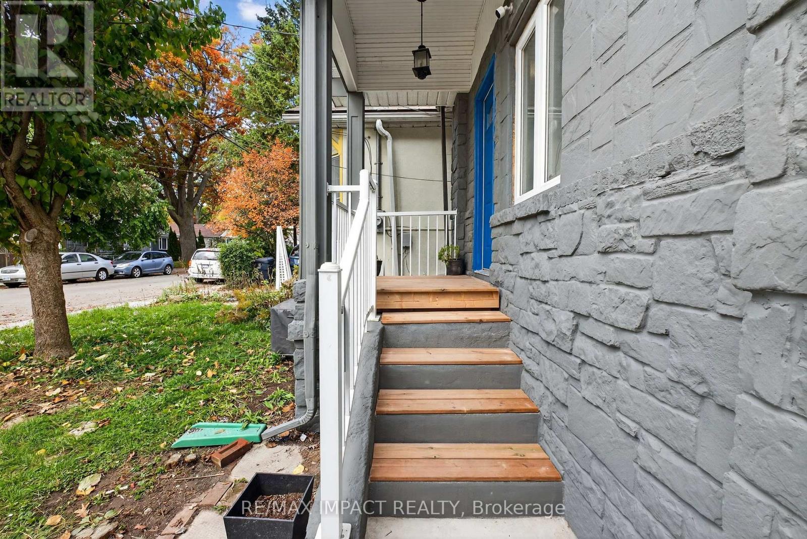 41 Mcdonald Avenue, Toronto, Ontario  M1L 3Y7 - Photo 5 - E12493652